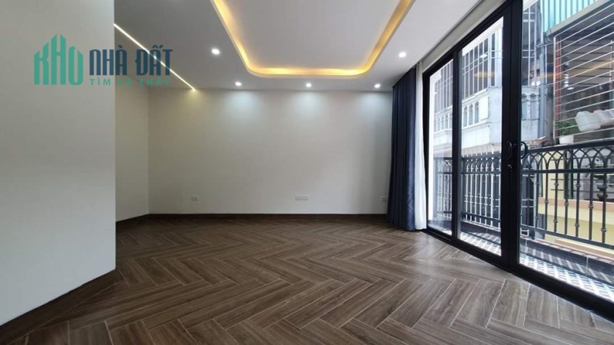 Bán nhà Hồ Ba Mẫu,mặt tiền 5,5M, 7 tầng ,4 ngủ. Ba bước ra hồ,gần các trường Đại học,vô vàn tiện ích