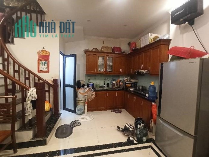 Bán nhà tặng TOÀN BỘ NỘI THẤT  trị giá 500 triệu.DT 38m x 5 tầng, MT5m  NHƯ MỚI xây. Chỉ 2,95 tỷ.