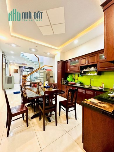 BÁN NHÀ 3 TẦNG, 88M2 NHỈN 7 TỶ. ĐẦY ĐỦ NỘI THẤT, HẺM RỘNG CÁCH MT 50M.