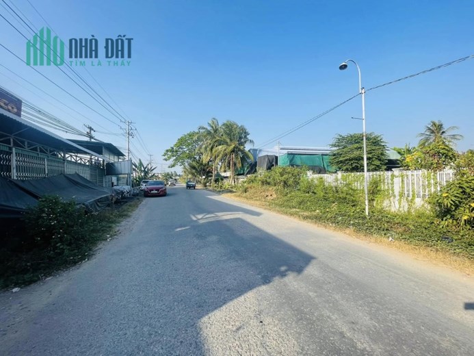Bán 1 xưởng đang làm nhà máy cơ khí.