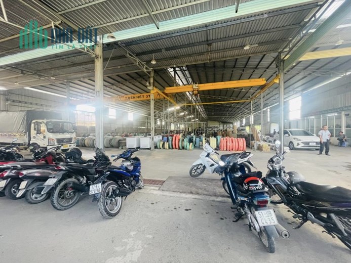 Bán 1 xưởng đang làm nhà máy cơ khí.