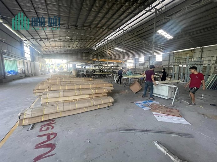Bán 1 xưởng đang làm nhà máy cơ khí.