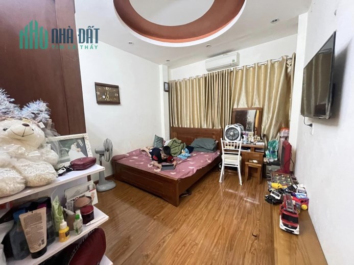 Bán nhà Tây Hồ 55 m  Ô TÔ Đỗ Cửa, 9  tỷ 8