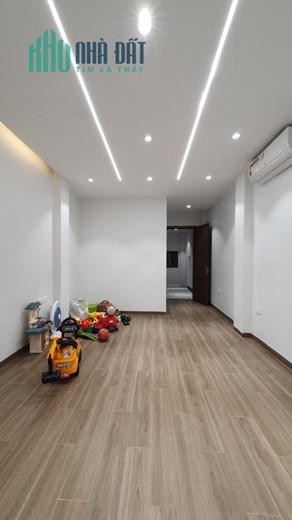 ÂU CƠ - Ô TÔ TRÁNH, THANG MÁY XỊN, NỘI THẤT NHẬP KHẨU 9.1 TỶ