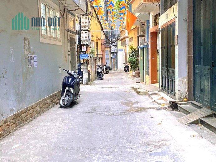 Bán gấp nhà ở Khai Sơn 40m2, T5, mt_5m,  Hơn 5 tỷ Long Biên Hà Nội