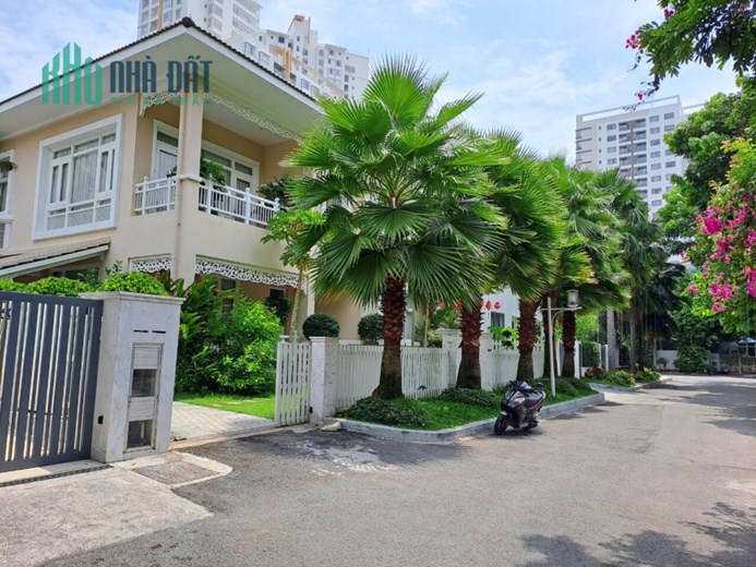 Cho Thuê Vllia Phú Mỹ Hưng, khu Mỹ Phú kết cấu Trệt + lầu, 4PN , Full nội thất
