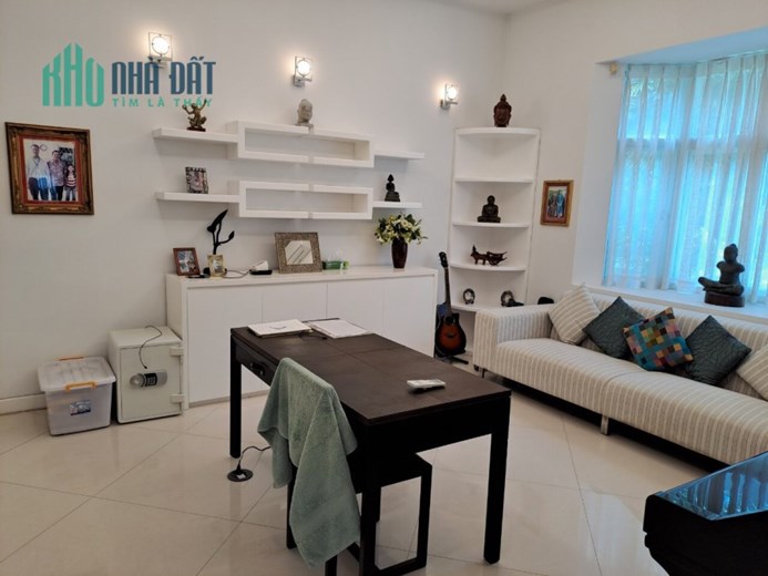 Cho Thuê Vllia Phú Mỹ Hưng, khu Mỹ Phú kết cấu Trệt + lầu, 4PN , Full nội thất