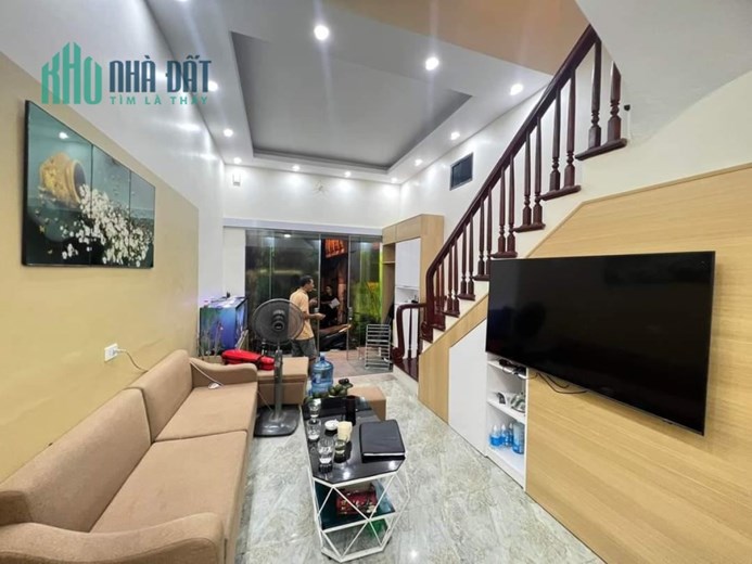 Bán nhà Văn Quán, phân lô ô tô đỗ cửa, 2 mặt thoáng 45m2. Giá chỉ 5.7 tỷ