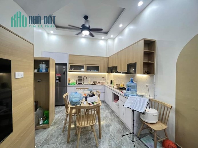 Bán nhà Văn Quán, phân lô ô tô đỗ cửa, 2 mặt thoáng 45m2. Giá chỉ 5.7 tỷ