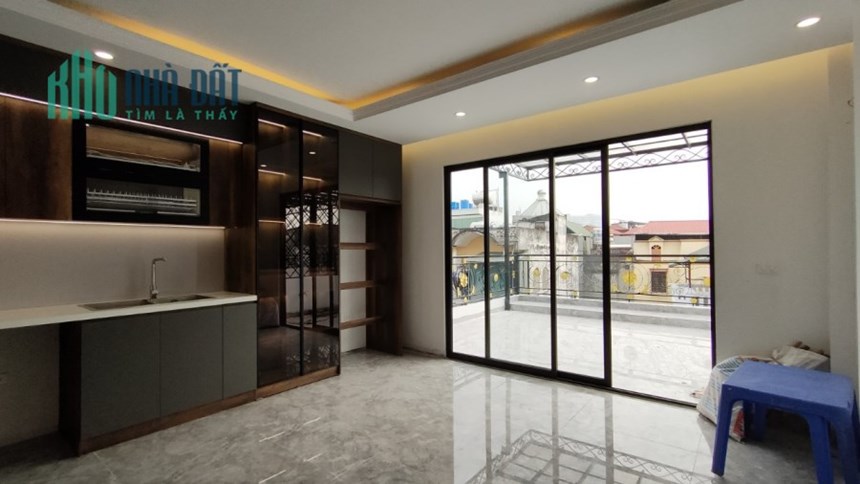 Chính chủ cần bán nhà ngõ 32 Phố Đỗ Đức Dục dt 40m2 x 5 t phun nội thất giá nhỉnh 5 tỷ