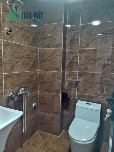 Chính chủ cần bán nhà ngõ 32 Phố Đỗ Đức Dục dt 40m2 x 5 t phun nội thất giá nhỉnh 5 tỷ
