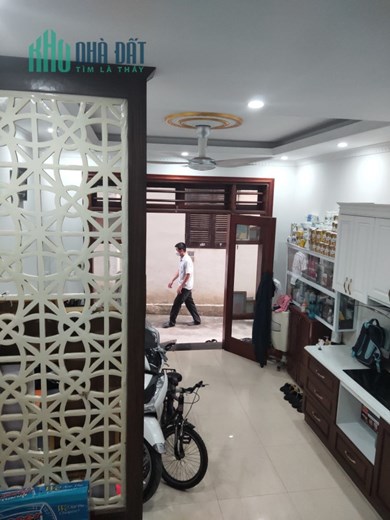 Chính chủ cần bán nhà ngõ 32 Phố Đỗ Đức Dục dt 40m2 x 5 t phun nội thất giá nhỉnh 5 tỷ