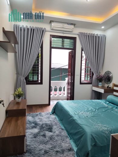 Chính chủ cần bán nhà ngõ 32 Phố Đỗ Đức Dục dt 40m2 x 5 t phun nội thất giá nhỉnh 5 tỷ