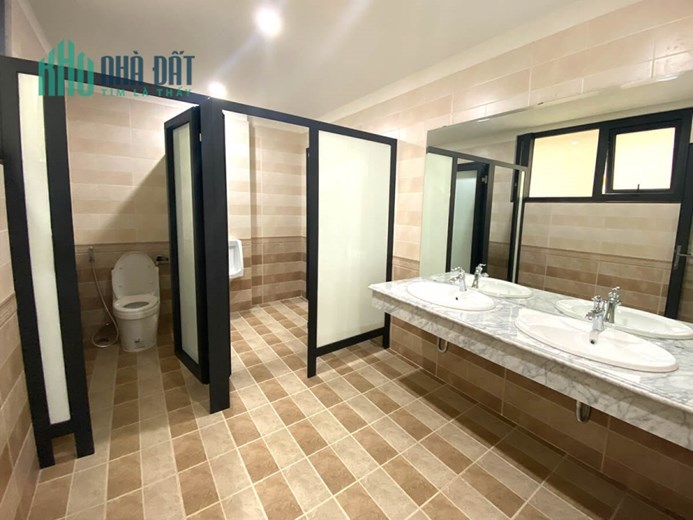 Bán Tòa Văn Phòng VIP 9 Tầng Xây Mới Mặt Phố Hoàng Ngân.DT 222m2,Giá 120 TỶ
