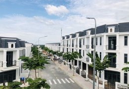 bán nhà Phước Điền liền kề Tp Thuận An mặt tiền Tân Khánh 32 sổ sẵn
