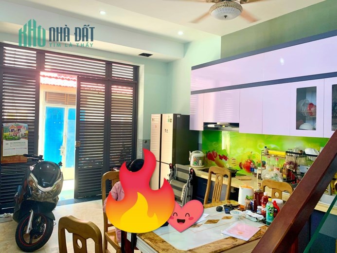 Bán nhà 40m2, 4 tầng BTCT, Bàu Cát P12 Tân Bình, giá 5.5 tỷ
