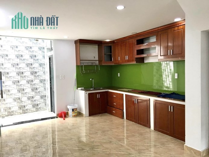 CHÍNH CHỦ BÁN NHÀ 4 TẦNG, HƠN  6 TỶ DT: 73M2, HXH,SÁT CHỢ, GÒ VẤP