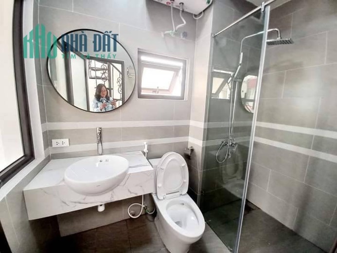 Bán nhà trung tâm Cầu Giấy - Vỉa hè - Ôtô tránh- Thang máy - Kinh doanh - Văn phòng - 78m2 - 5 tầng