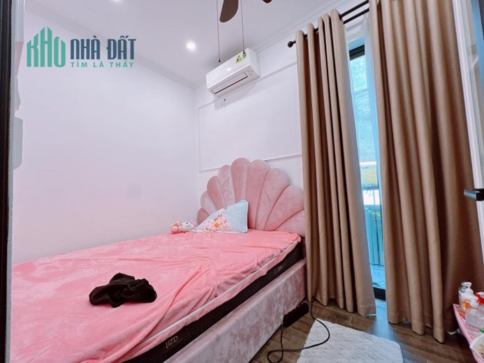 NGHI TÀM - Ô TÔ TRÁNH, THANG MÁY XỊN, NỘI THẤT CHÂU ÂU 9.1 TỶ