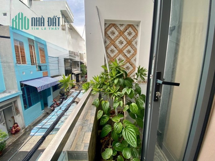 HXT Bình Thạnh, 3 tầng, 64m2, giá 5.5 tỷ.
