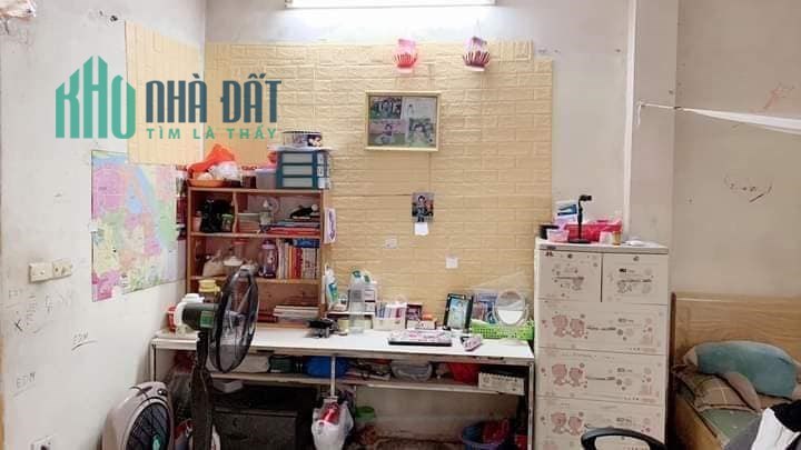 HOT, Xem Ngay!  Bán nhà 36 Dịch Vọng Hậu, Cầu Giấy 45m2, 4 tầng chỉ với nhỉnh 4 tỷ