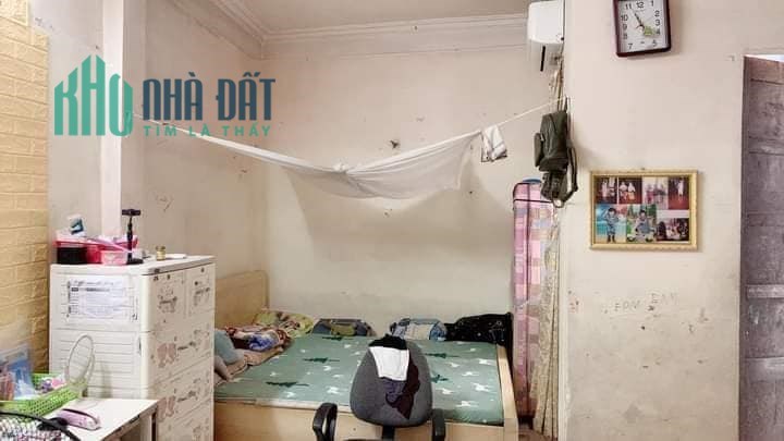 HOT, Xem Ngay!  Bán nhà 36 Dịch Vọng Hậu, Cầu Giấy 45m2, 4 tầng chỉ với nhỉnh 4 tỷ