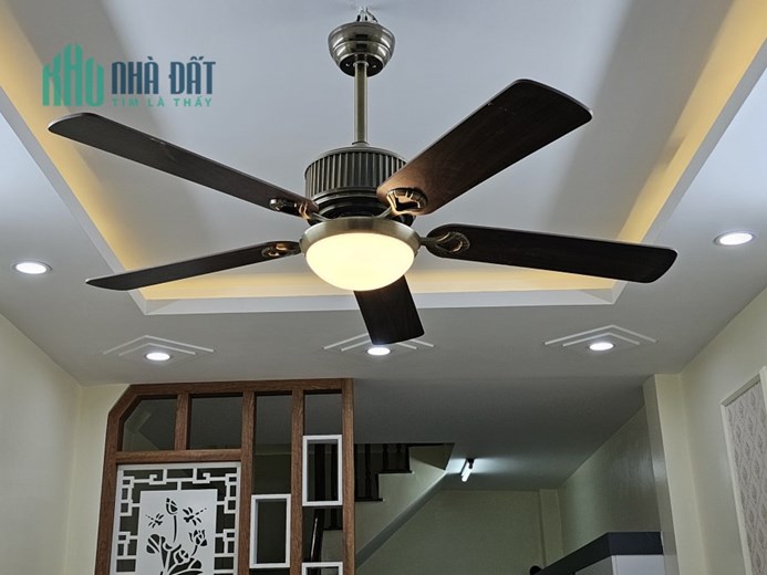 Bán nhà mới xây 100%  phố Nguyễn Đức Cảnh, ngõ thông , ô tô, kinh doanh nhỏ giá 4.35 tỷ.