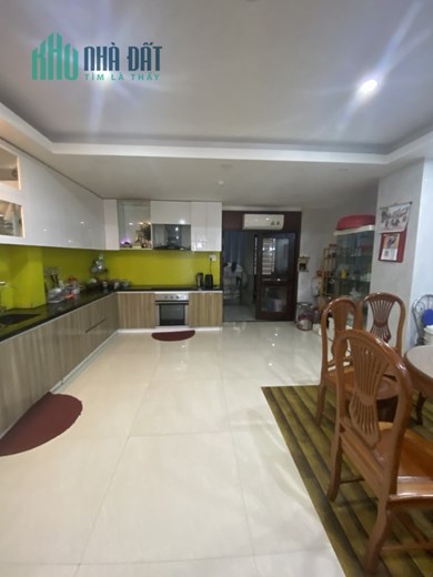 Bán nhà 5 tầng mặt phố gần chợ đêm Sơn Trà. Diện tích 100 m2. Giá 14.5 tỷ