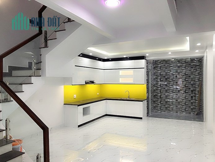Bán nhà mặt đường Dân Lập, diện tích 96m 4 tầng mới tinh GIÁ 9.5 tỉ