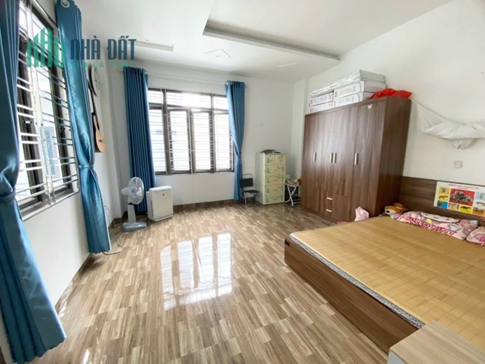 Bán nhà phố Thiên Lôi, 54m 2.5 tầng GIÁ 2.95 tỉ xây năm 2019 gần ngay AEON