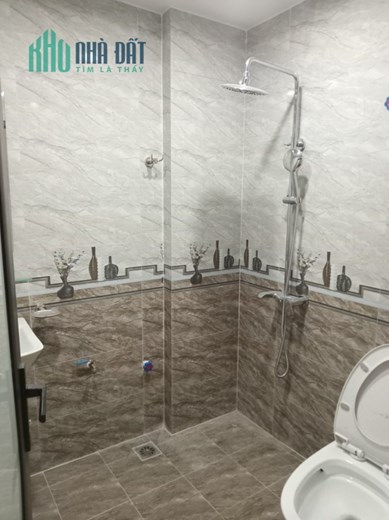 Bán nhà 5 tầng mới Ngô Gia Tự,Long Biên 50m2 ,oto đỗ cửa giá 4 tỷ