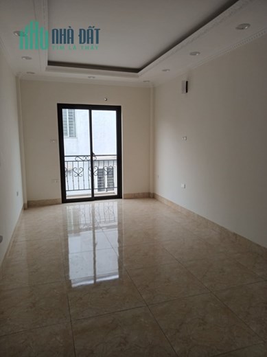 Bán nhà 5 tầng mới Ngô Gia Tự,Long Biên 50m2 ,oto đỗ cửa giá 4 tỷ