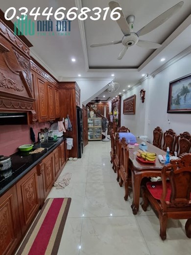 Bán nhà Ngọc Thụy, gần Mipec, nội thất đẹp, ô tô đỗ cửa, giá nhỉnh 8 tỷ