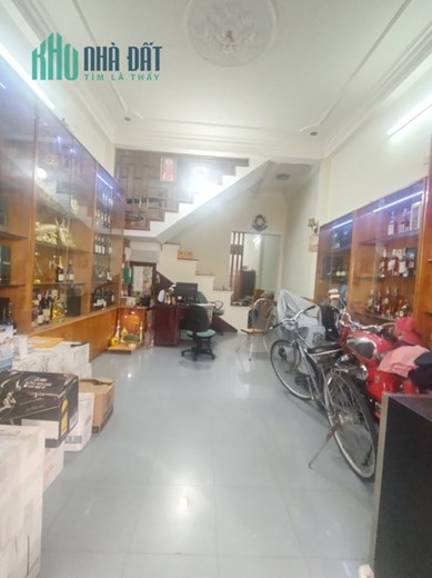 Nhà Nguyễn Tri Phương, cách Mặt tiền 50m, Ô tô đậu cửa, 70m2, 2 tầng