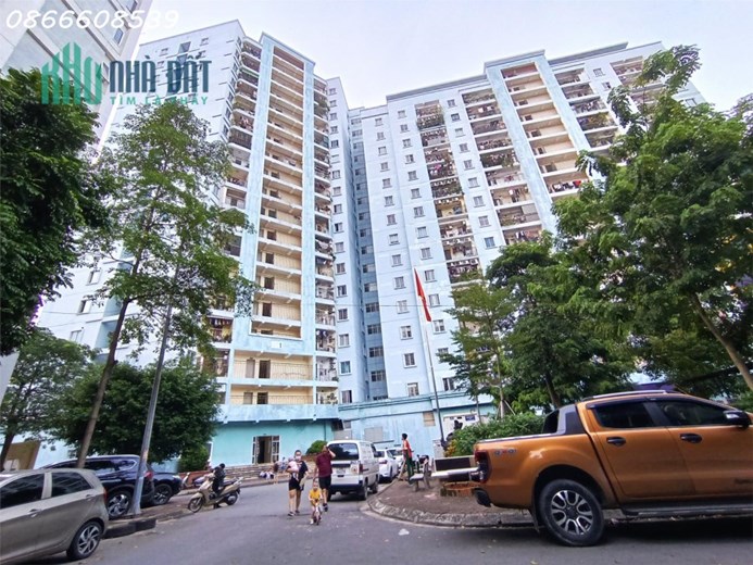 Bán gấp căn hộ D22 Bộ Tư lệnh Biên Phòng 65m2, 2N 1WC, full nội thất - Giá 2.4 tỷ