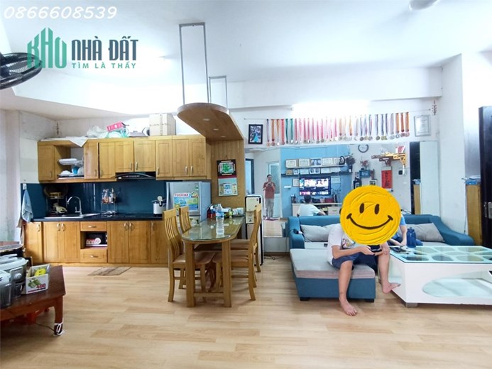 Bán gấp căn hộ D22 Bộ Tư lệnh Biên Phòng 65m2, 2N 1WC, full nội thất - Giá 2.4 tỷ