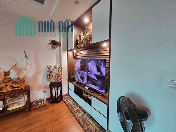 CHỦ NHÀ ANH THẮNG NHỜ BÁN GẤP CĂN NHÀ ĐẸP DỊCH VỌNG, ÔTÔ TRÁNH SÁT NHÀ, GẦN PHỐ, GIÁ NHINH 5TỶ