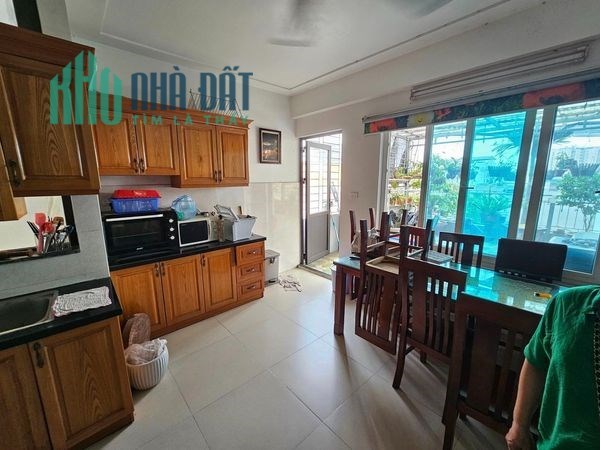 CHỦ NHÀ ANH THẮNG NHỜ BÁN GẤP CĂN NHÀ ĐẸP DỊCH VỌNG, ÔTÔ TRÁNH SÁT NHÀ, GẦN PHỐ, GIÁ NHINH 5TỶ