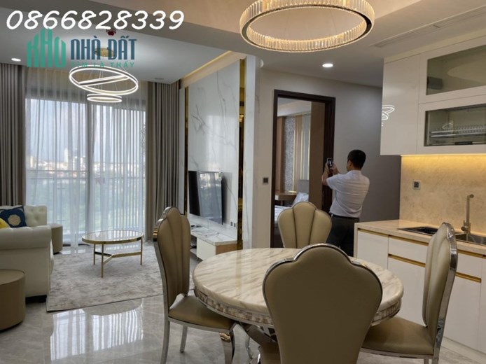𝐓𝐇𝐄 𝐏𝐄𝐀𝐊 - 𝐌𝐈𝐃𝐓𝐎𝐖𝐍 
, Giá tốt nhất Block G và B ( do chủ thiện chí bán gấp để xoay