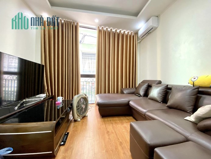 Bán nhà Nguyễn Văn Cừ, Gần phố, full nội thất, 35 m2, 5T, chỉ 4,15 tỷ.