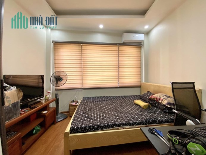 Bán nhà Nguyễn Văn Cừ, Gần phố, full nội thất, 35 m2, 5T, chỉ 4,15 tỷ.