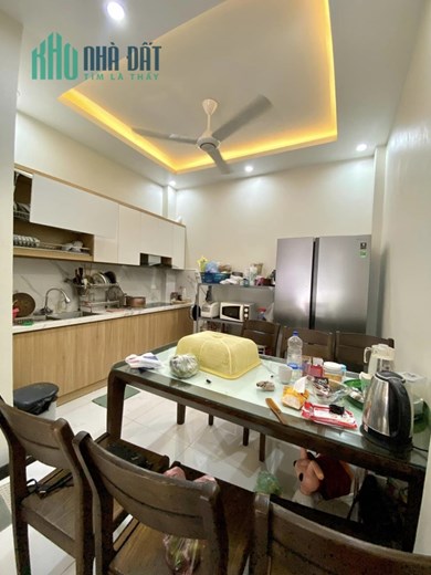Bán nhà Nguyễn Văn Cừ, Gần phố, full nội thất, 35 m2, 5T, chỉ 4,15 tỷ.