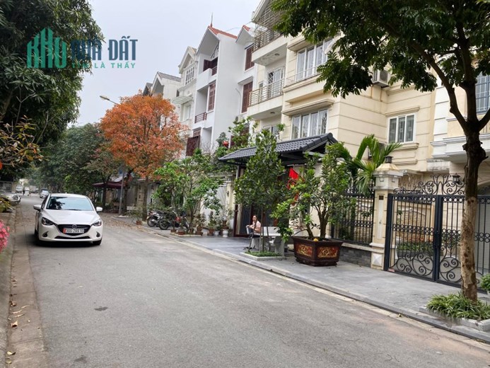 Bán biệt thự liền kề KĐT Việt Hưng, 105m, MT 7m, mặt vườn hoa, 18 tỷ 1