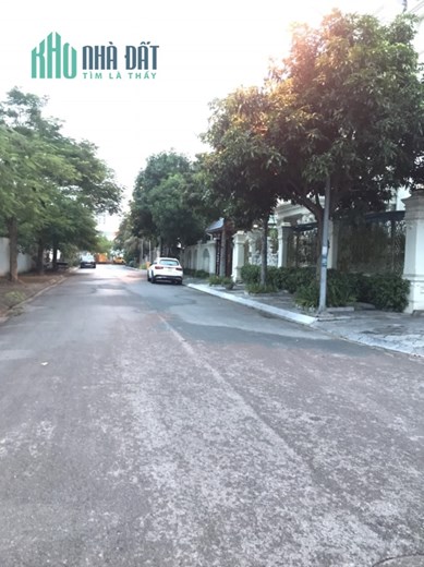 Bán biệt thự liền kề KĐT Việt Hưng, 105m, MT 7m, mặt vườn hoa, 18 tỷ 1