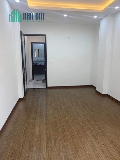 Thoáng trước sau, ngõ ô tô, bán nhà Lương Định Của, Kim Liên