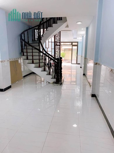 bán nhà Quận 6 72 m2 giá 10 tỷ 95.