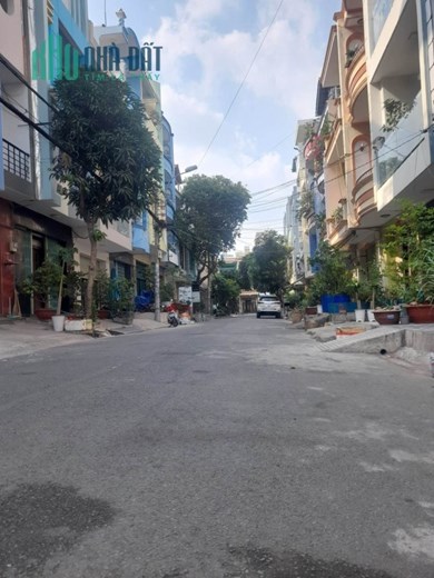 bán nhà Quận 6 72 m2 giá 10 tỷ 95.
