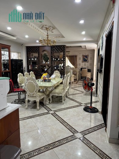 Bán nhà Biệt thự Mặt tiền Aeon Tên Lửa, DT: 10x20m, 5 Tầng có Hầm, 6PN lớn, giá 28.9 tỷ.