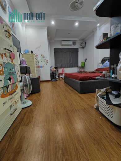 BÁN NHÀ LÊ QUANG ĐẠO, PHÚ ĐÔ 41m2 4 tầng cạnh ô tô chỉ với 4 tỷ
