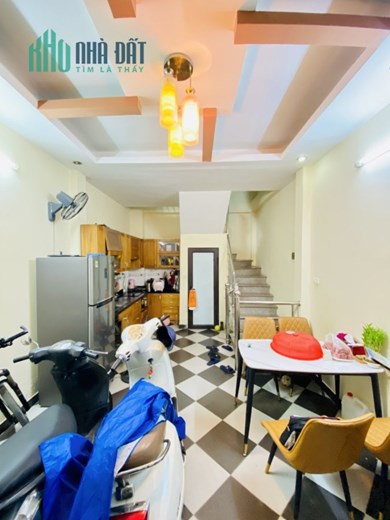 Quan Nhân 5 TẦNG CÒN MỚI ĐẸP - GẦN Ô TÔ - TẦM TIỀN - ĐẦY ĐỦ CÔNG NĂNG - Dân Xây. Giá 3 tỷ hơn